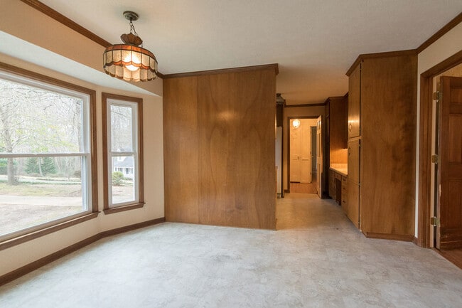 Building Photo - 1060 Windbrooke Ct