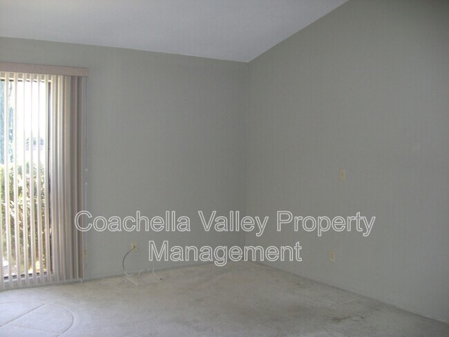 Building Photo - 36532 Vía Abeja