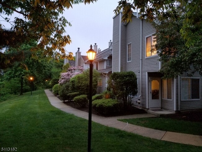 Building Photo - 25 Stevens Ct