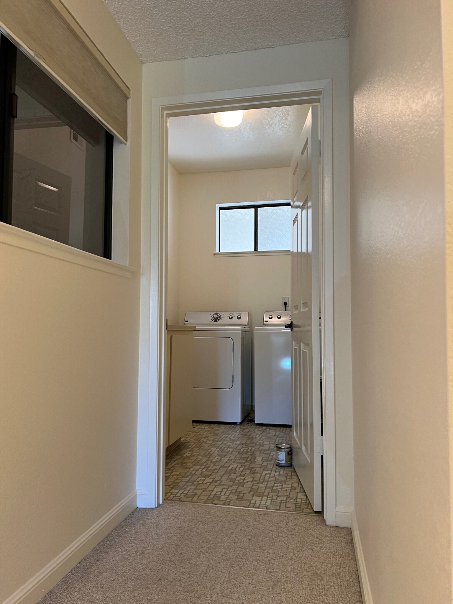 Laundry - 1290 Sharon Park Dr