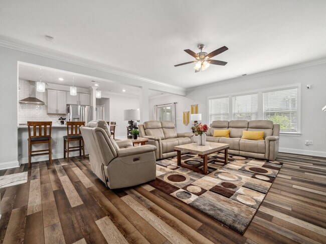 Building Photo - Longleaf Estates