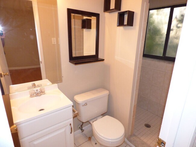 Building Photo - 3074 Broadpoint Dr