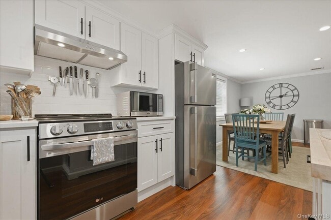 Building Photo - 5 Carlton Ave