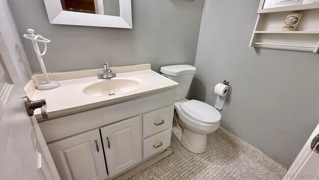 Building Photo - 1037 Ashby D
