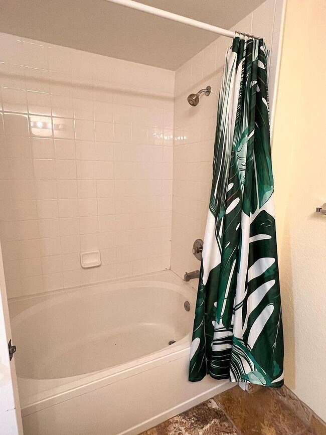 Building Photo - 3021 Alcazar Pl