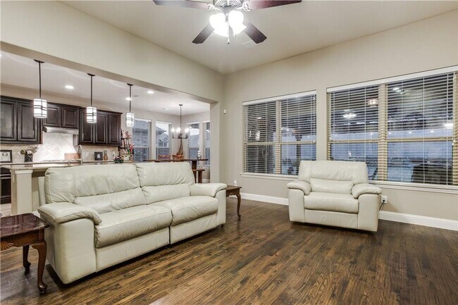 Building Photo - 5 Bed 4 Bath in Argyle's Harvest Community