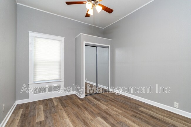 Building Photo - 2638 Barton St