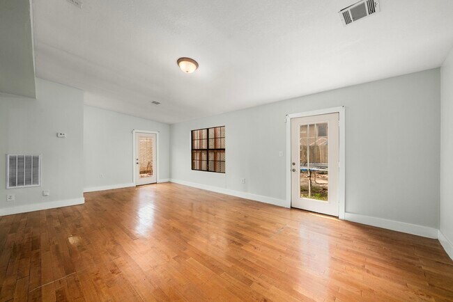 Building Photo - 11607 Zarroll Dr