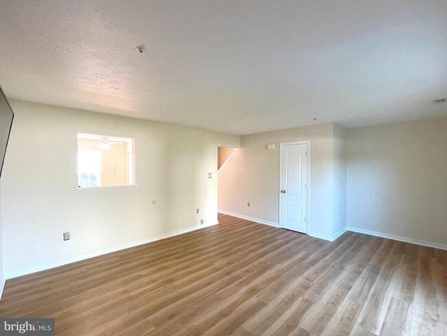 Building Photo - 45288 Rumsford Ln
