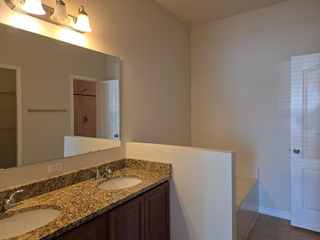Building Photo - Three Bedroom Home at Charleston Park in Apopka