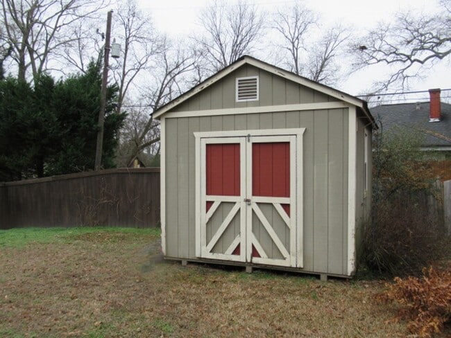 Building Photo - 416 W Montgomery St