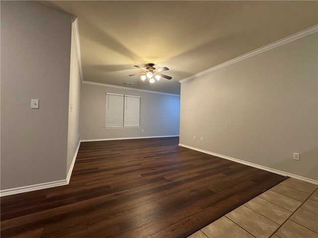 Building Photo - 1582 Willowbrook Dr