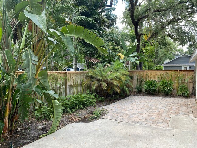Building Photo - Charming 3 Bed, 3 Bath Home in Lake Davis/...