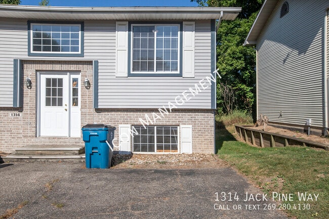 Primary Photo - 1314 Jack Pine Way