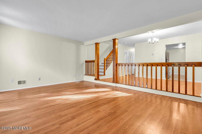 Building Photo - 438 Oak Knoll Dr