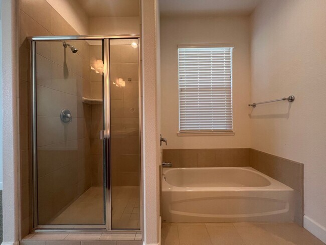 Building Photo - Spacious 3 bedroom home in Fernley