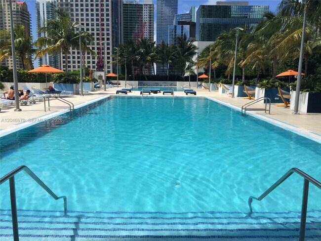 Building Photo - 951 Brickell Ave