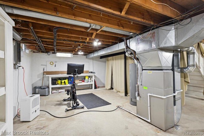 Building Photo - 1131 Indianwood Trail