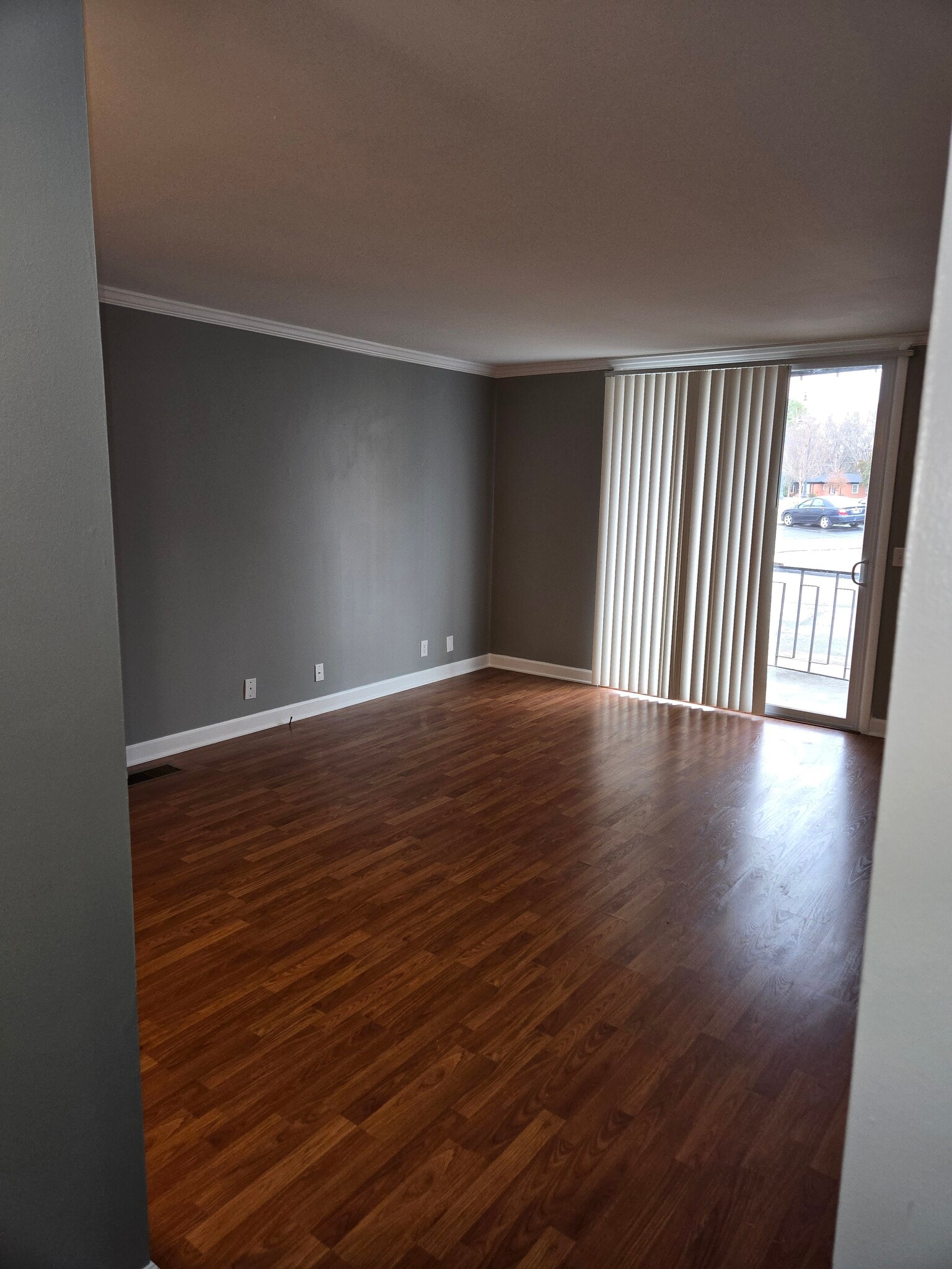 Building Photo - 613 Hillsboro Rd