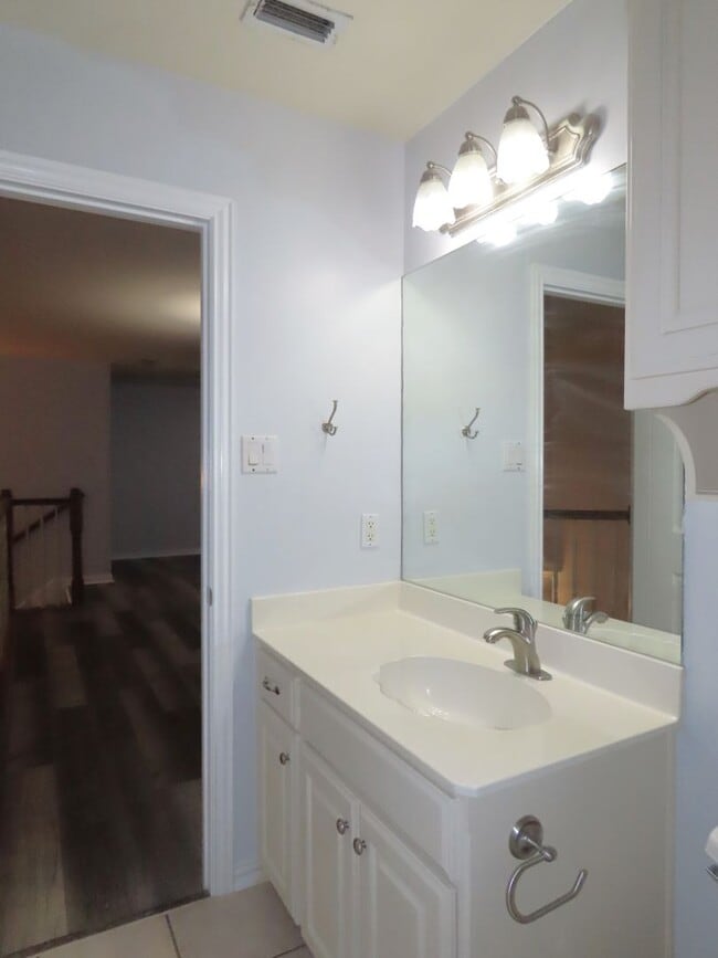 Building Photo - Coming Soon!! South Tyler, Stunning 4 Bedroom. 3.5 Downstairs Master Suite!!