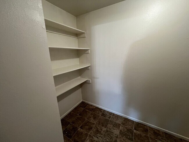 Building Photo - 2 Bed 2 Bath **Ask about a move in special!**