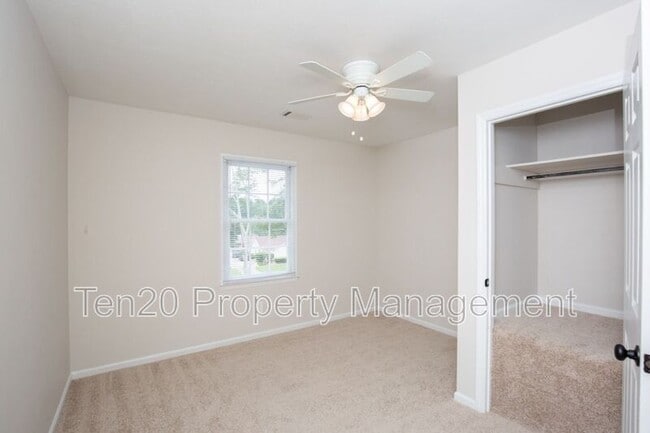 Building Photo - 4065 Windtree Ln