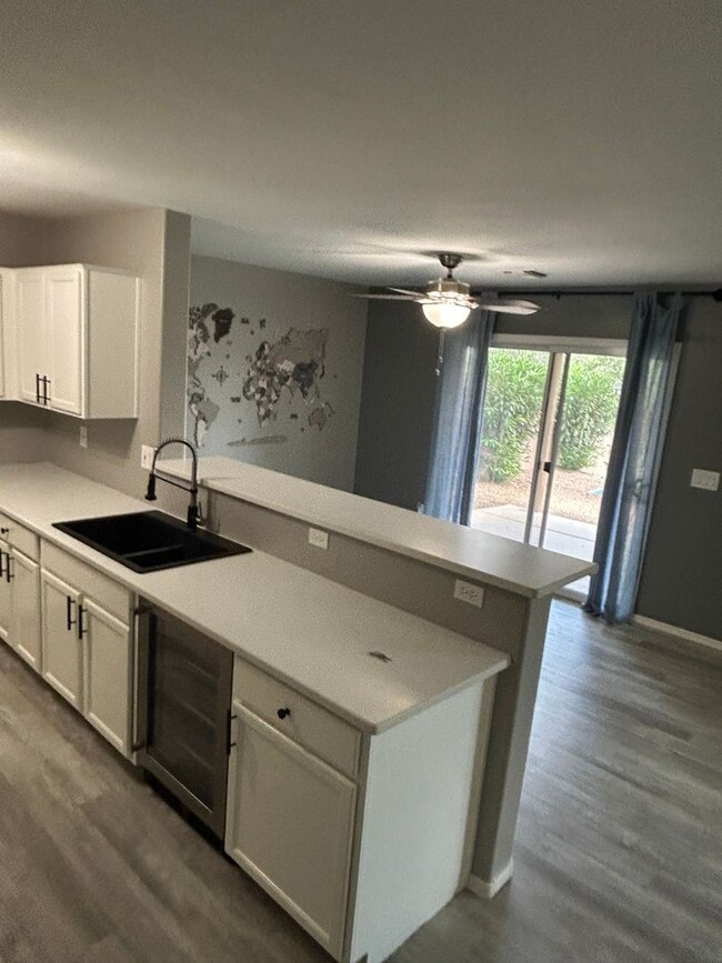 Building Photo - Three bedroom 2.5 bath two story home