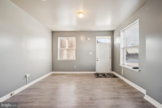 Building Photo - 138 N King St