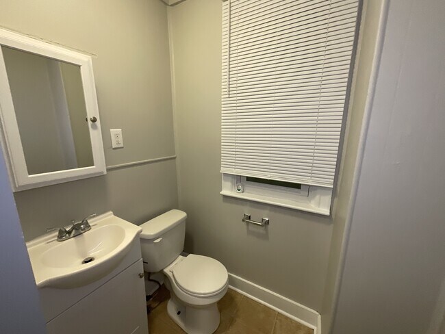 Building Photo - 415 N Pitt St