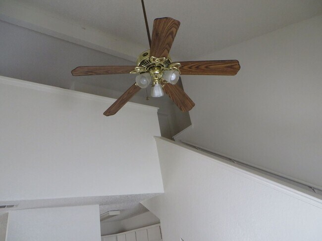 Building Photo - 2217 Katy Ln