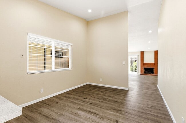 Building Photo - Union City 4-Bed, 2-Bath w/ 2-Car Garage & Vaulted Ceilings