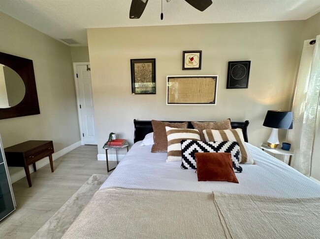 Building Photo - 1815 Barker Dr