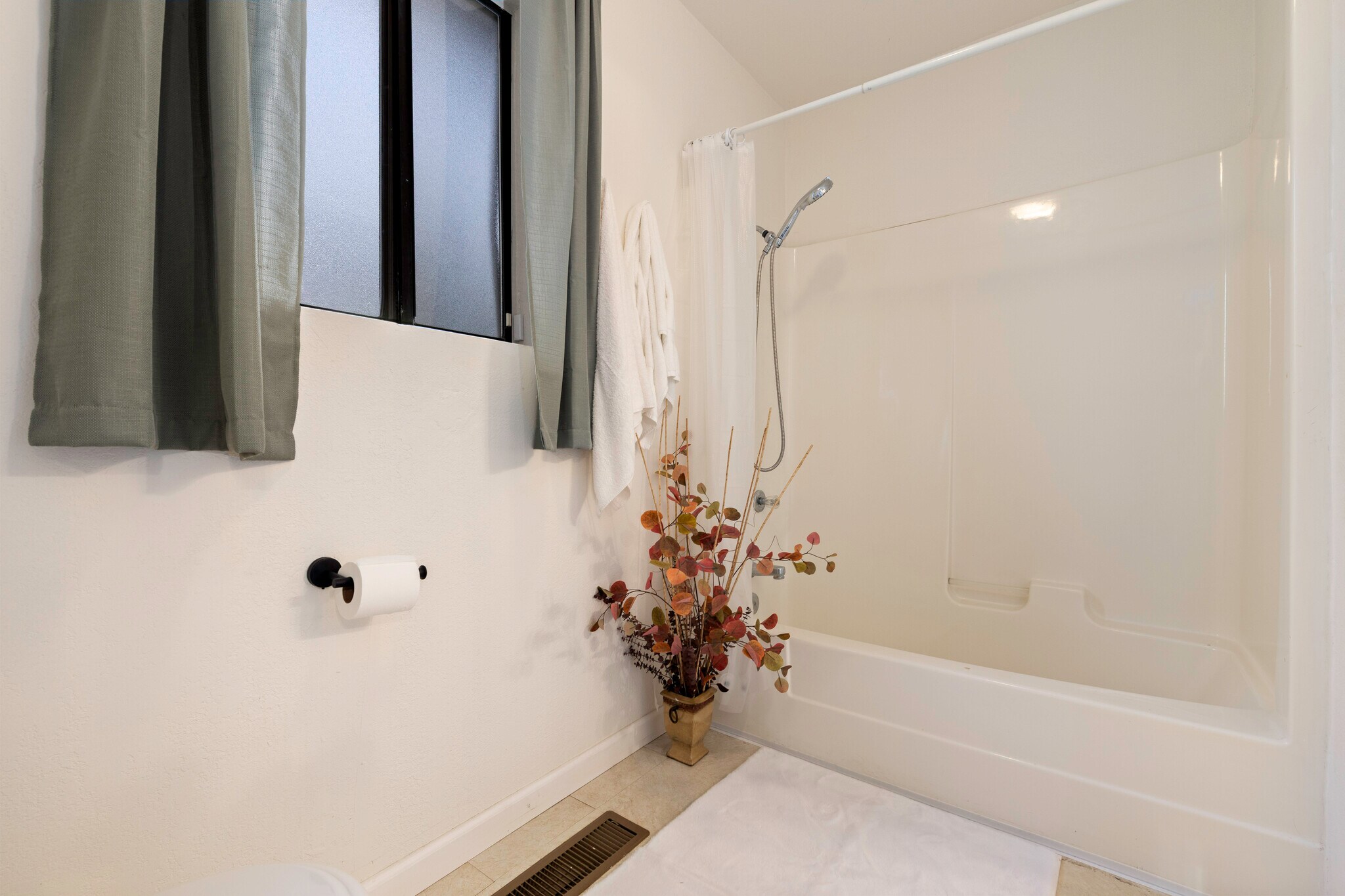 Building Photo - 14506 Spruce Grove Rd