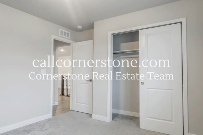 Building Photo - 10565 Summer Rdg Dr