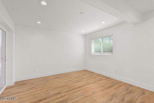 Building Photo - 3016 E Turney Ave