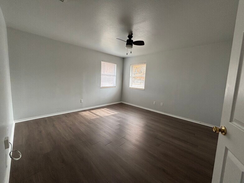 Building Photo - 2839 Adrian Ave