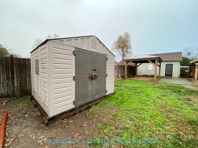 Building Photo - Beautifully Upgraded, 3BD/1BA Carmichael Home, off Fair Oaks Blvd!