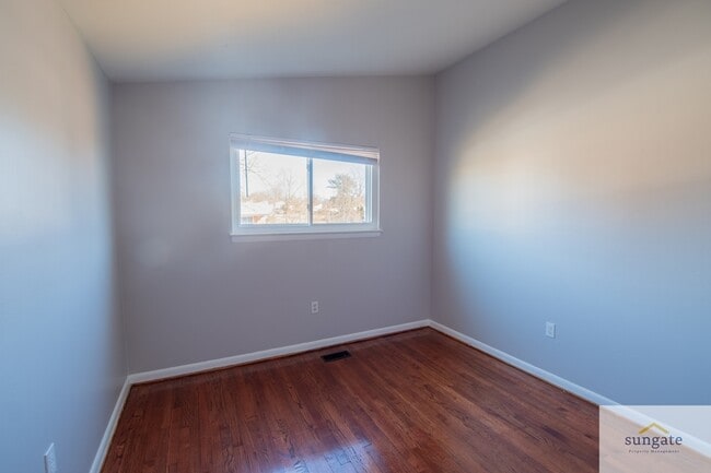 Building Photo - 7411 Kathydale Rd