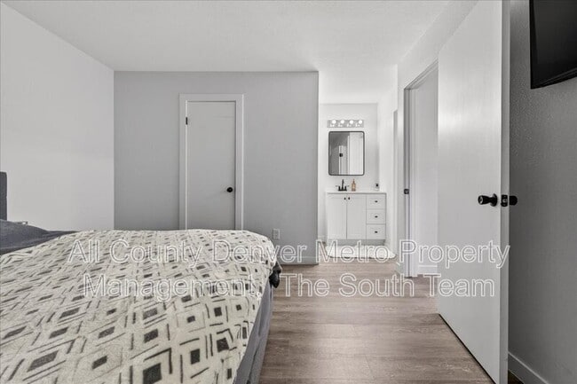 Building Photo - 7250 S Gaylord St