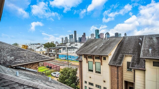 Building Photo - 1611 Silver St