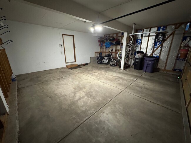Building Photo - Room for Rent – Bear Valley, Denver | $1,000/month (Bills Included)