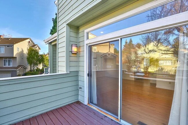 Building Photo - 510 Porpoise Bay Terrace