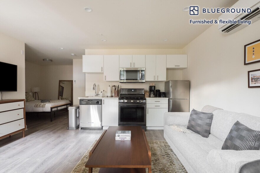 Building Photo - 1701 21st St NW