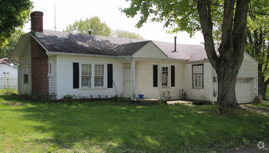 Building Photo - Madison School ranch, with garage on corne...