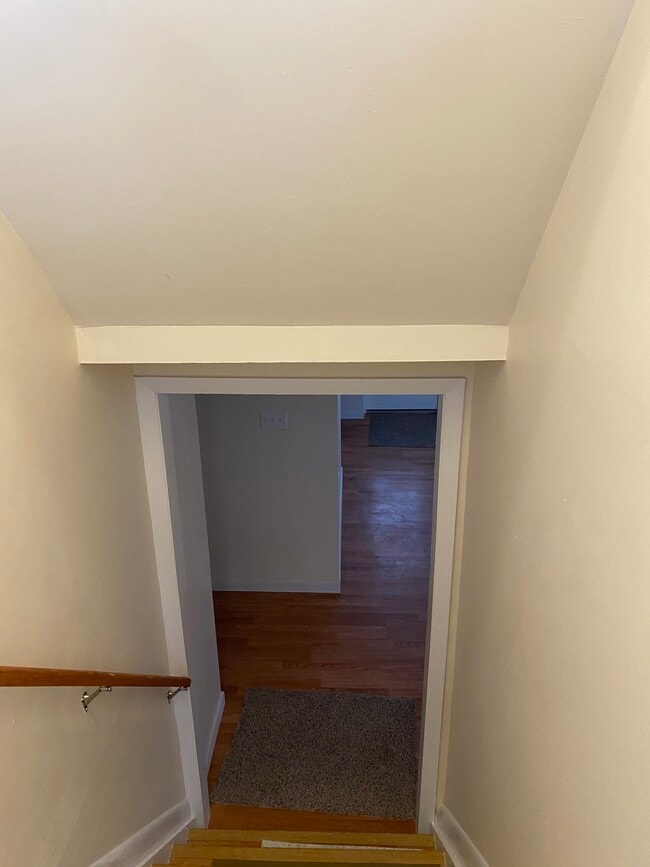 Building Photo - Fairfax 6-plex