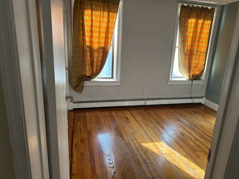 Bedroom - 144 Old Bergen Rd