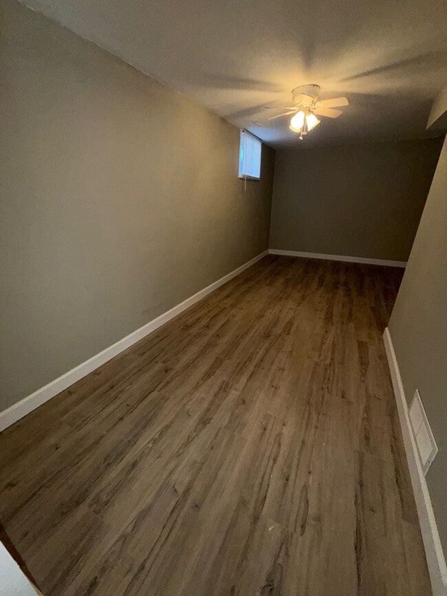 Building Photo - 732 E Culton St