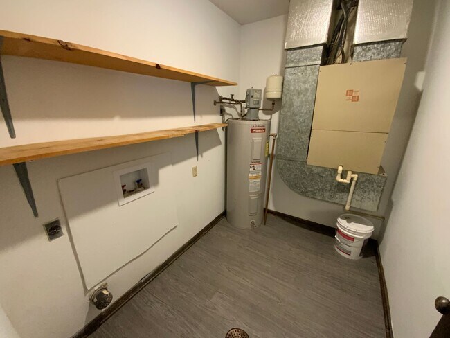 Building Photo - 421-421 N Shiloh Ave