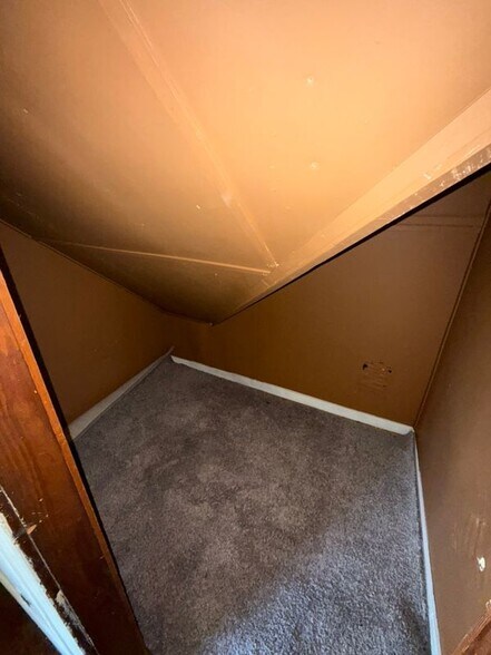 Building Photo - 22 Emmett St