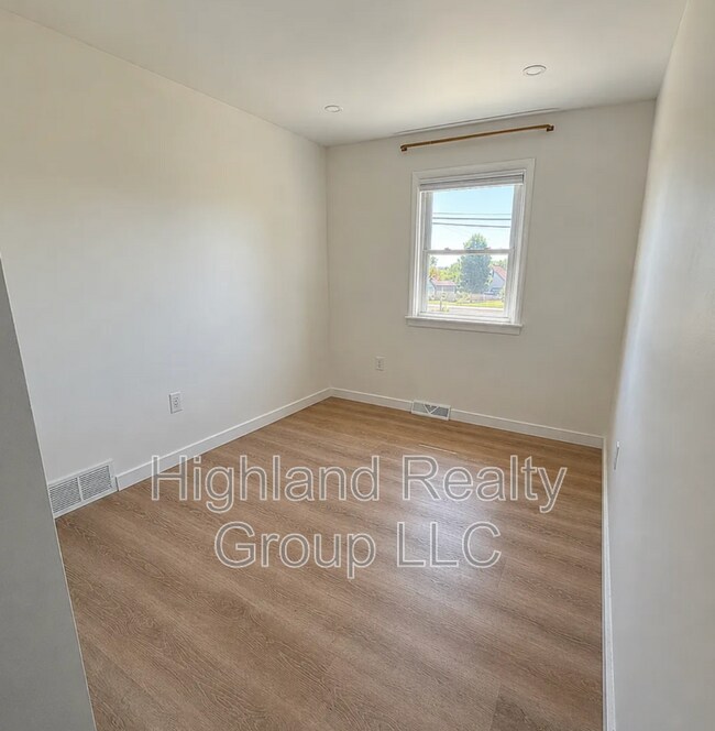 Building Photo - 1047 Letort Rd